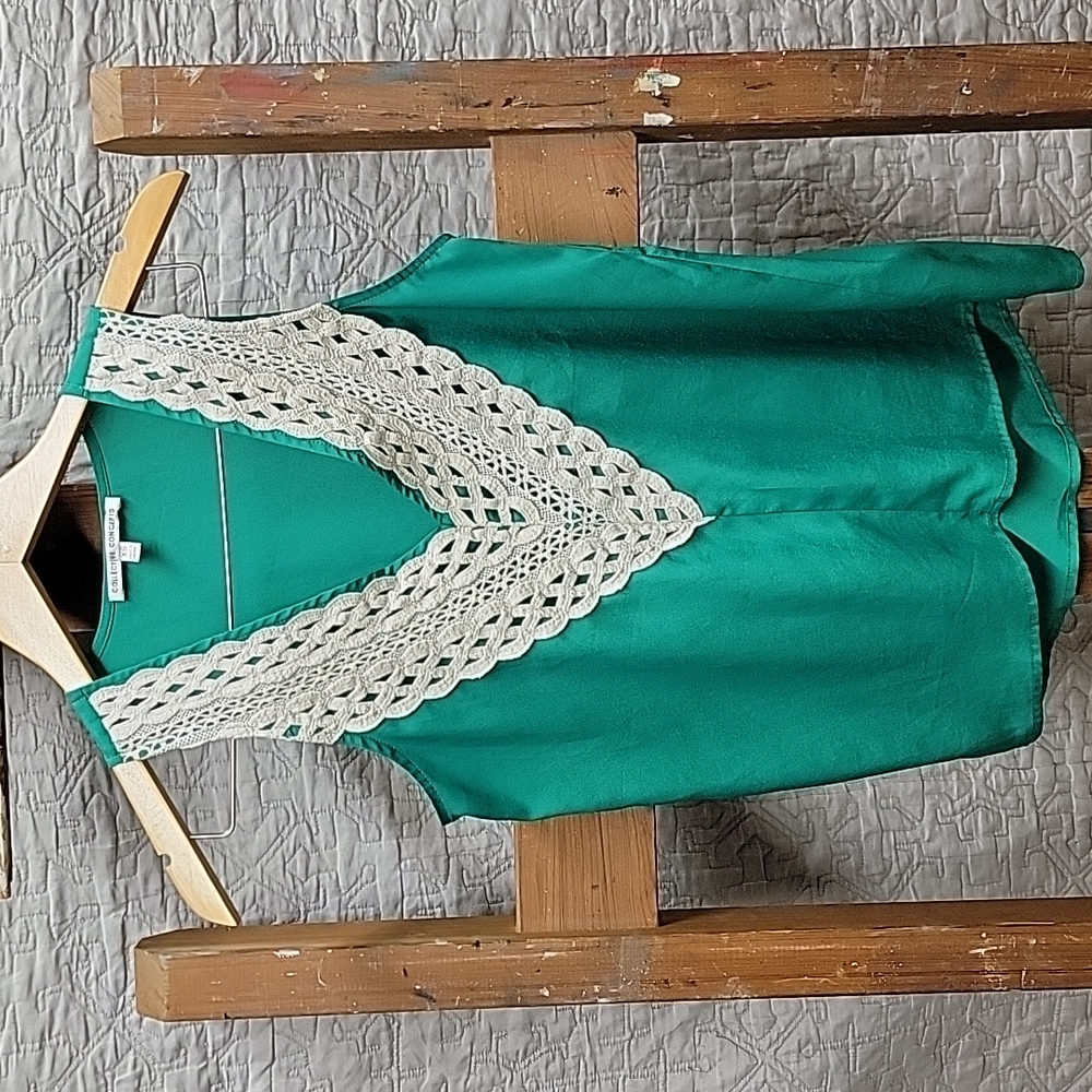 Collective Concepts XS green lace v-neck blouse tank top shirt casual dressy